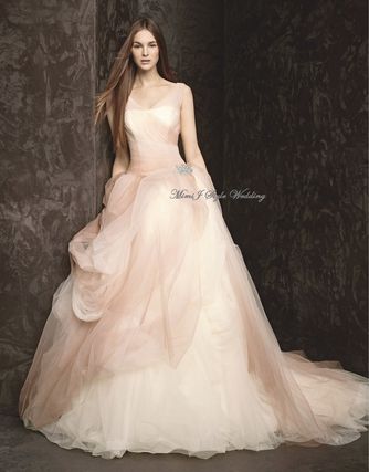 Charming Polarized Colors: A Romantic Gradient Chiffon Dress in Fluffy Style＊にて紹介している画像