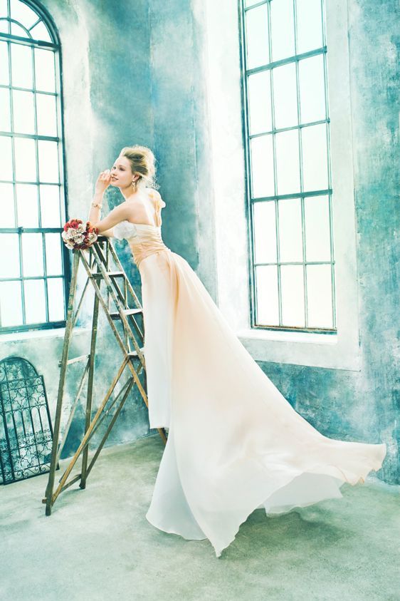 Charming Polarized Colors: A Romantic Gradient Chiffon Dress in Fluffy Style＊にて紹介している画像