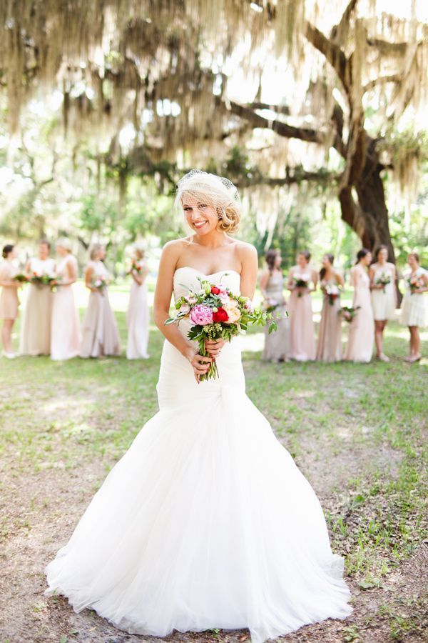 Which Silhouette Do You Prefer? A Catalog of Wedding Dresses by Style ♡にて紹介している画像