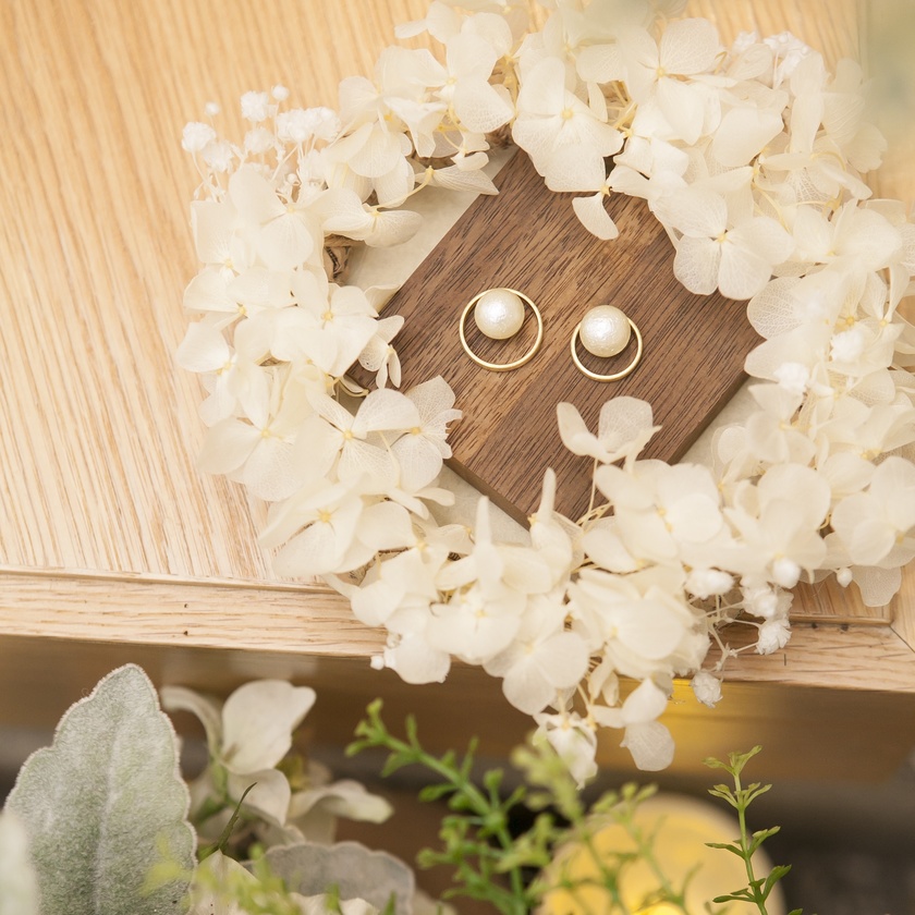 So Cute Like a Bouquet! Adorable Round and Heart-Shaped Design of [Wreath-Shaped Ring Pillow] That Makes Your Heart Skip a Beat ♡にて紹介している画像