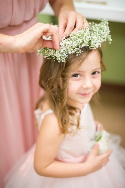 Perfect for Brides♡ Delicate and Cute Baby's Breath Hair Arrangement＊にて紹介している画像