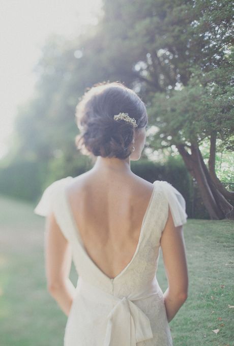 Perfect for Brides♡ Delicate and Cute Baby's Breath Hair Arrangement＊にて紹介している画像