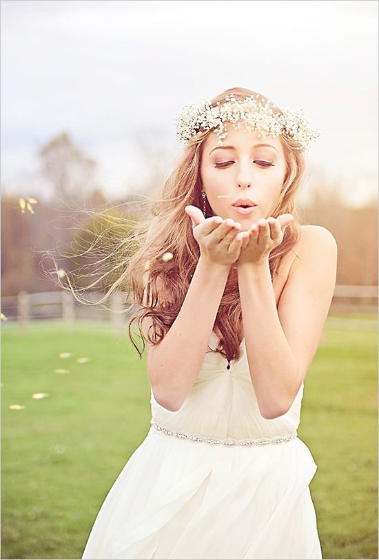 Perfect for Brides♡ Delicate and Cute Baby's Breath Hair Arrangement＊にて紹介している画像