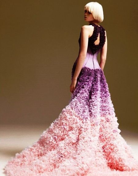 Charming Polarized Colors: A Romantic Gradient Chiffon Dress in Fluffy Style＊にて紹介している画像