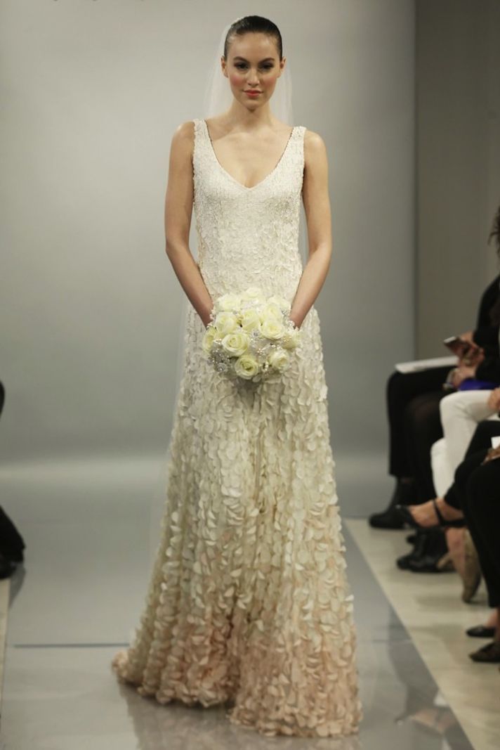 Charming Polarized Colors: A Romantic Gradient Chiffon Dress in Fluffy Style＊にて紹介している画像