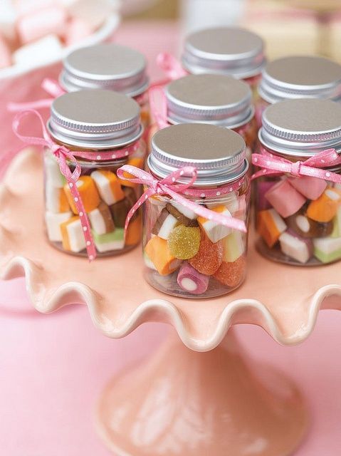"Too Cute to Handle: Petit Gifts Filled with Gratitude for Guests"にて紹介している画像