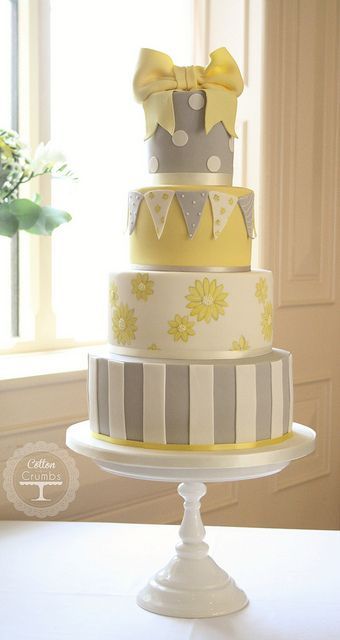 Packed with Cuteness! A Romantic Ribbon Motif Wedding Cake ♡にて紹介している画像