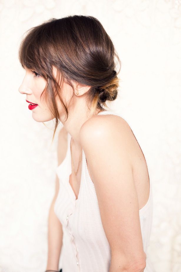 "Simple & Perfect! A Classic Charm in Bold Red Lips ♡"にて紹介している画像