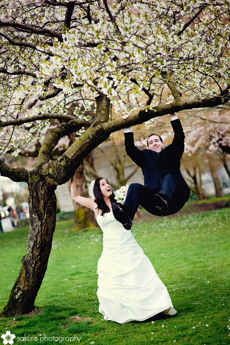 Sakura Blooms: A Princess in a Pink Background - The Enchanting Sakura Wedding!にて紹介している画像