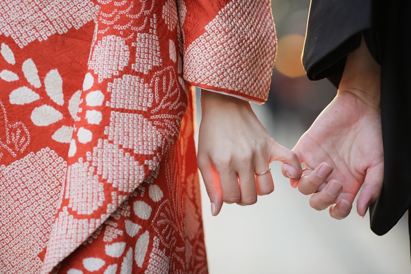 "Choose from Here! A Comprehensive Collection of Must-Have Handshot Composition Ideas"にて紹介している画像