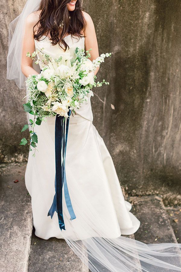 アンティーク風＊ブーケのリボンは風になびくロングが可愛い♡にて紹介している画像