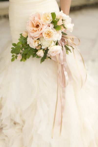 アンティーク風＊ブーケのリボンは風になびくロングが可愛い♡にて紹介している画像