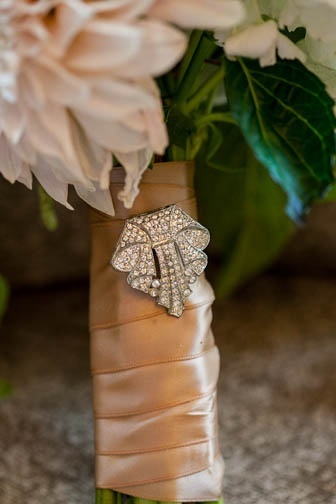 アンティーク風＊ブーケのリボンは風になびくロングが可愛い♡にて紹介している画像