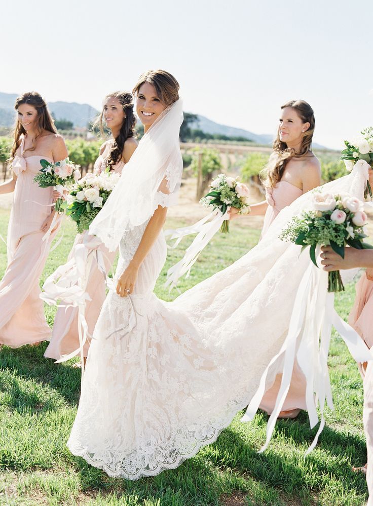 アンティーク風＊ブーケのリボンは風になびくロングが可愛い♡にて紹介している画像