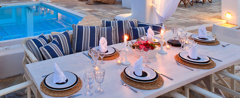 The Stunning Contrast of Blue and White: A Dreamy Wedding in Santorini♡にて紹介している画像