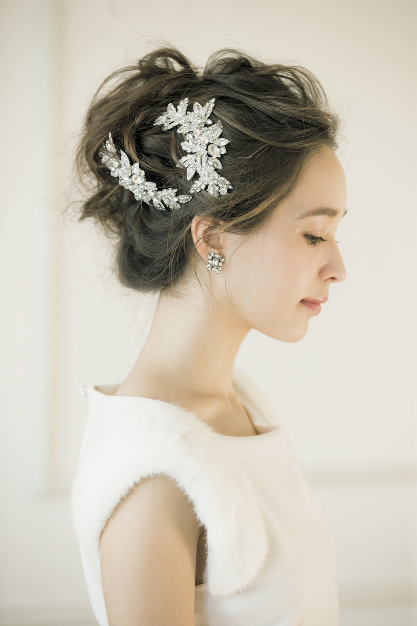 "Why Hatsuco Endo's Bridal Hairstyles with Adorable Accessory Styling are So Popular ♡"にて紹介している画像
