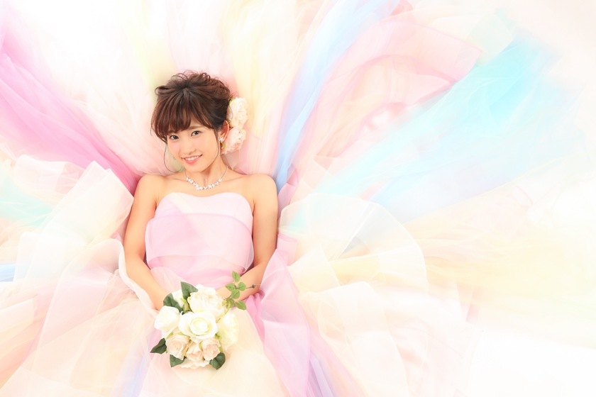 随心所欲更换婚纱！多次换装拍摄婚纱照的“天使工作室新宿”真是太棒了♡にて紹介している画像