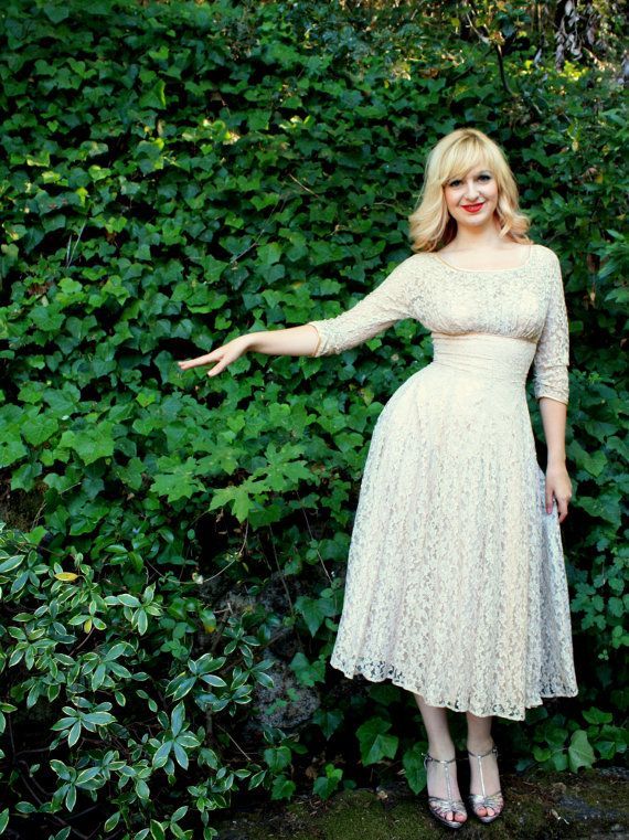 Charming 50's Fashion: A Collection of Wedding Dresses ♡にて紹介している画像