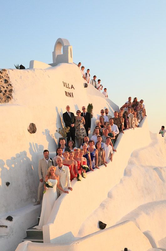 The Stunning Contrast of Blue and White: A Dreamy Wedding in Santorini♡にて紹介している画像