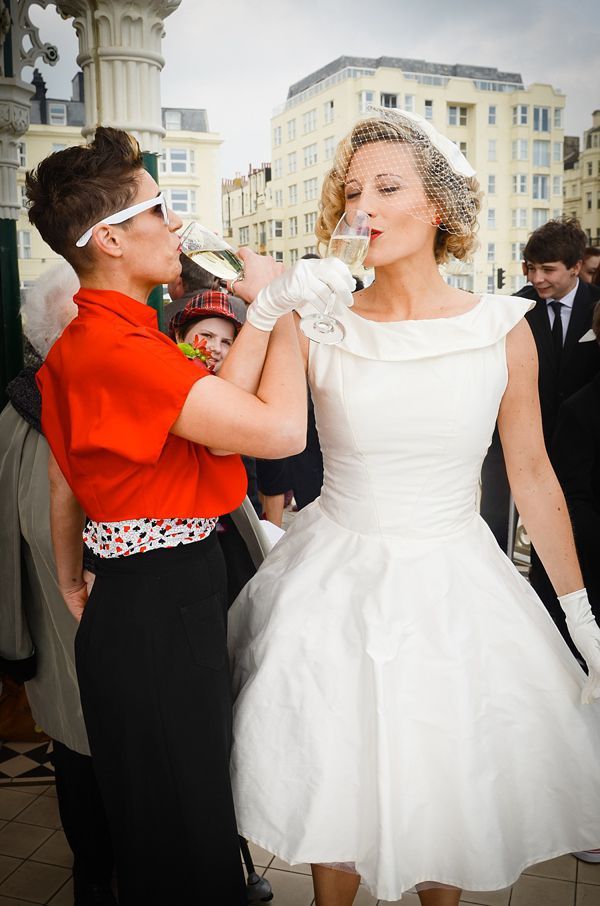 Charming 50's Fashion: A Collection of Wedding Dresses ♡にて紹介している画像