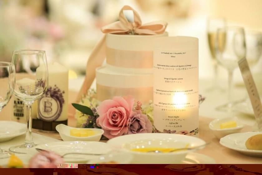 Elevate Your Style with These 4 Must-Have Accent Items for Guest Table Floral Arrangements! ♡にて紹介している画像