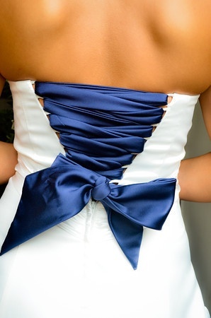 Tightly Laced with Ribbons: A Corset-Inspired Dress for a Medieval European Vibe ♡にて紹介している画像