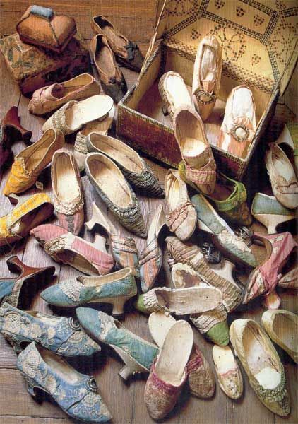 All Manolo Blahnik♡ The Shoes from Marie Antoinette are as Cute as Sweets♡にて紹介している画像