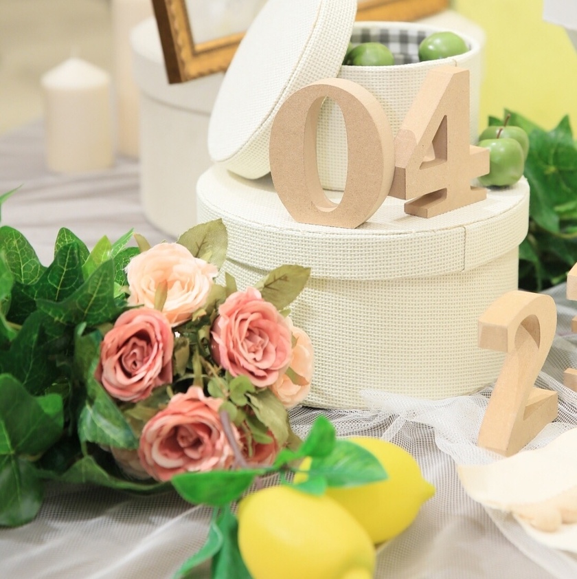 Stylishly Displaying a Variety of Items: A Collection of Gorgeous Welcome Space Inspirationsにて紹介している画像