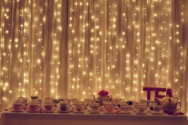 "Wedding in the Light: Sparkling and Stunning Lighting Decorations for Popular Venue Productions"にて紹介している画像