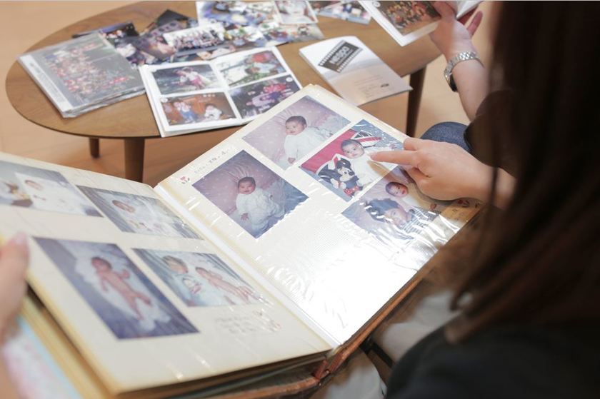 场馆充满欢笑与泪水。专业编剧制作的个人介绍影片实在太惊人了！にて紹介している画像