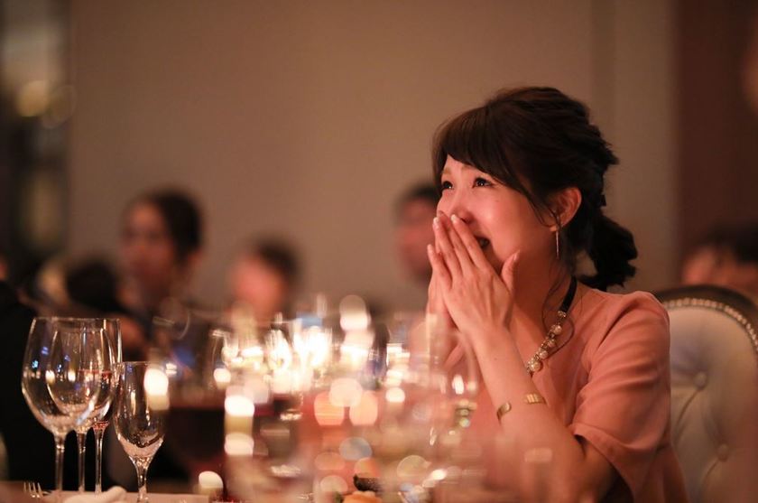 场馆充满欢笑与泪水。专业编剧制作的个人介绍影片实在太惊人了！にて紹介している画像