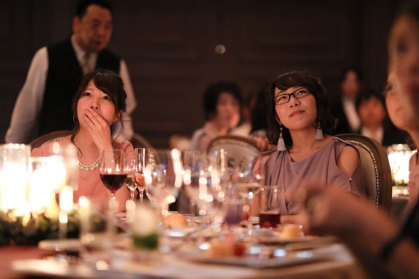 场馆充满欢笑与泪水。专业编剧制作的个人介绍影片实在太惊人了！にて紹介している画像