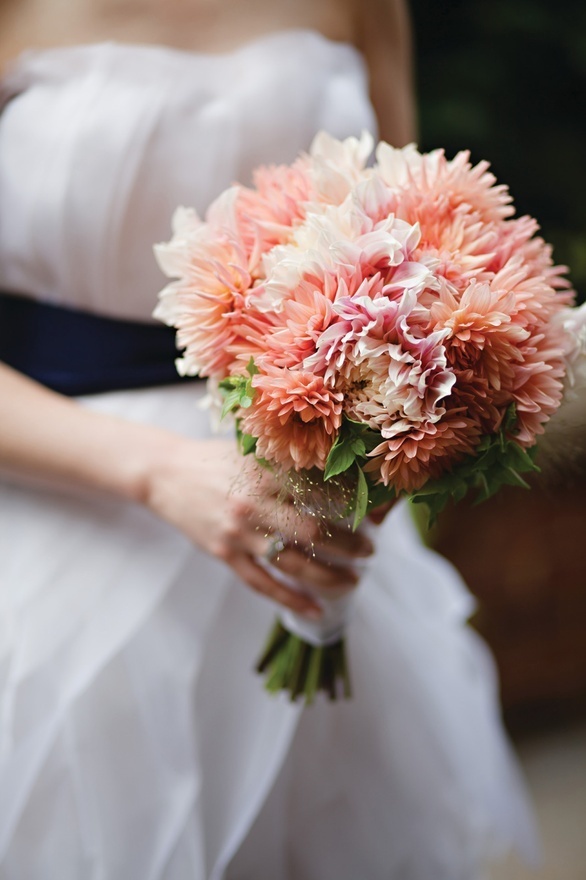 『幸福の印』虹から選ぶブーケの種類＊パステルカラーは何色がお好き？にて紹介している画像