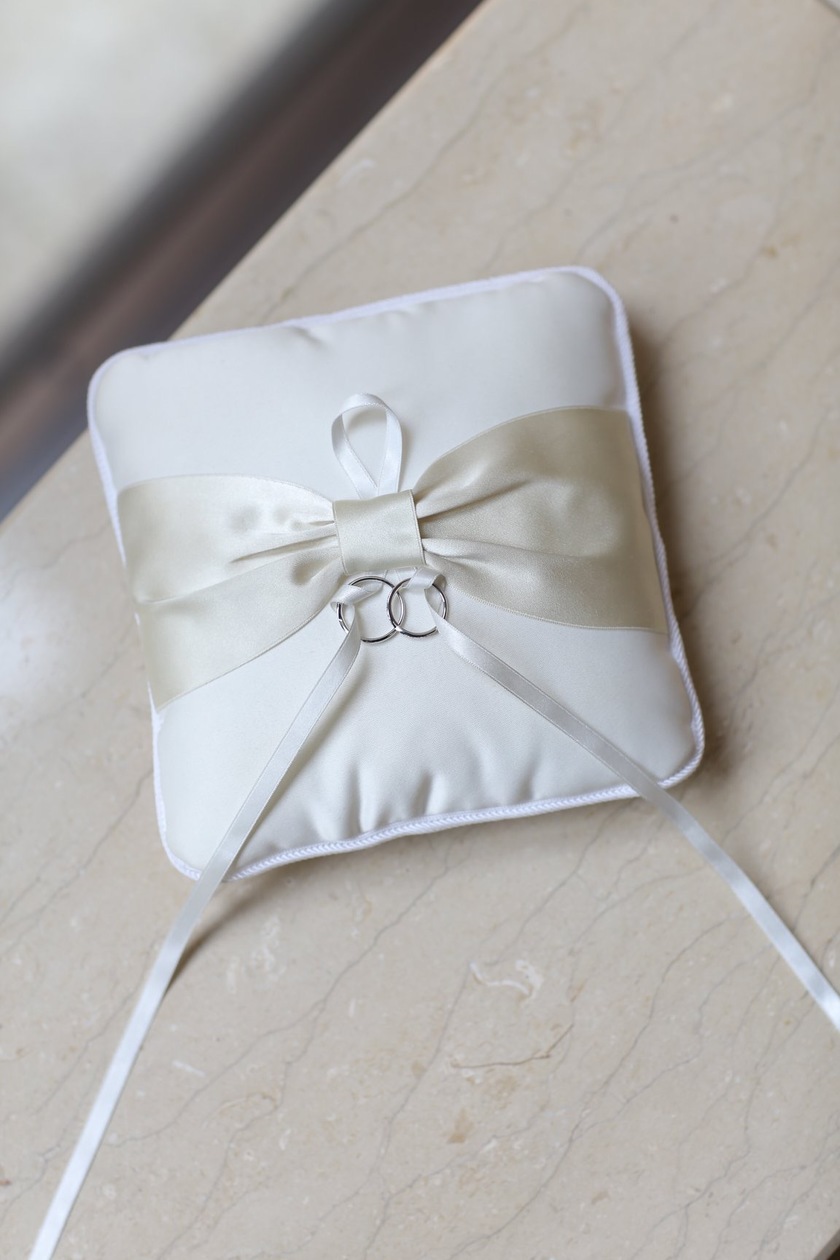 Essential Items for Bride DIY! Find Cute Ribbons at 'Ribbon House' ♡にて紹介している画像