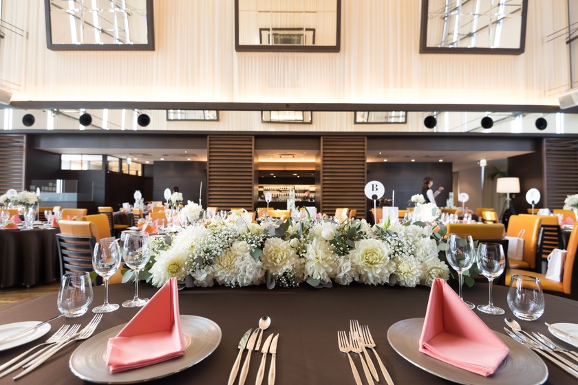 "Don't Want to Have Regrets: A Comprehensive Guide to 'Photo Instructions' for Capturing Every Moment of Your Wedding Ceremony *[Reception Edition]*"にて紹介している画像