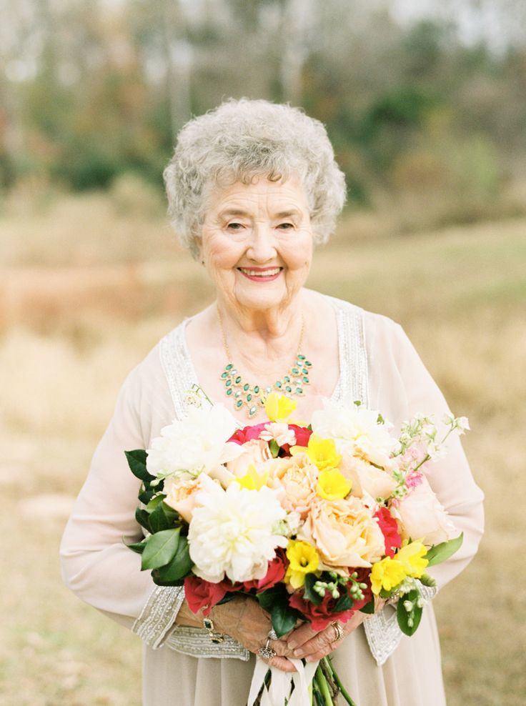63 Years After Marriage: A Couple's Heartwarming Second Wedding Celebrationにて紹介している画像