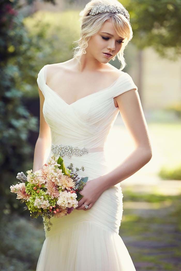 Classical & Romantic ♡ Vintage-Inspired Princess Dresses with Off-Shoulder Design Are a Must!にて紹介している画像