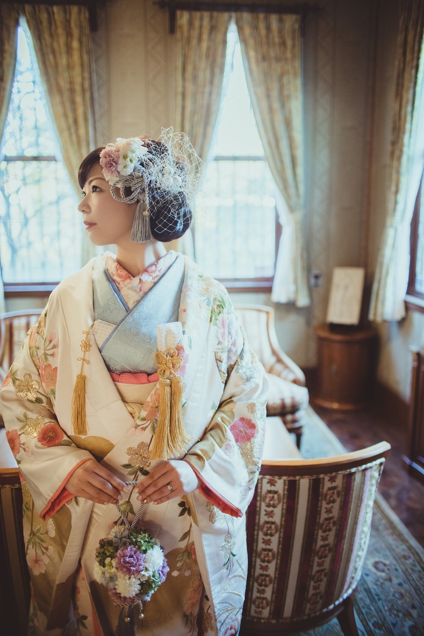 【新＊最強に可愛い説！】和装に似合いすぎる〔ゆるふわ花嫁ヘア〕8選♡にて紹介している画像