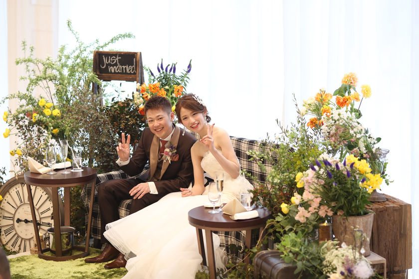 大人ナチュラル！《たっぷりのグリーン》がテーマの高砂コーディネートって可愛い♡にて紹介している画像