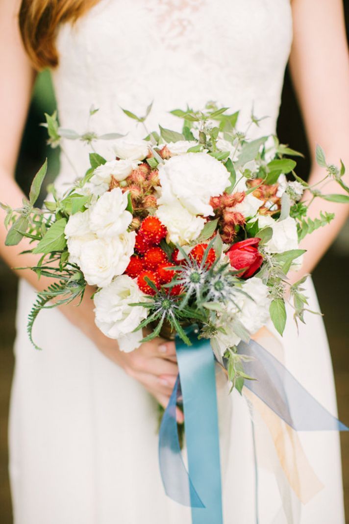 Strawberries in a Bouquet?! A Combination So Adorable, It Will Make Your Heart Flutter♡にて紹介している画像