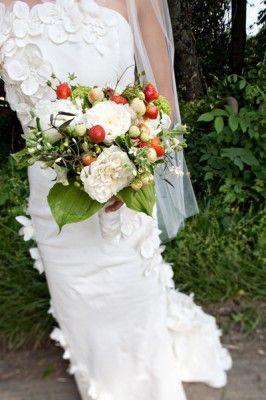 Strawberries in a Bouquet?! A Combination So Adorable, It Will Make Your Heart Flutter♡にて紹介している画像