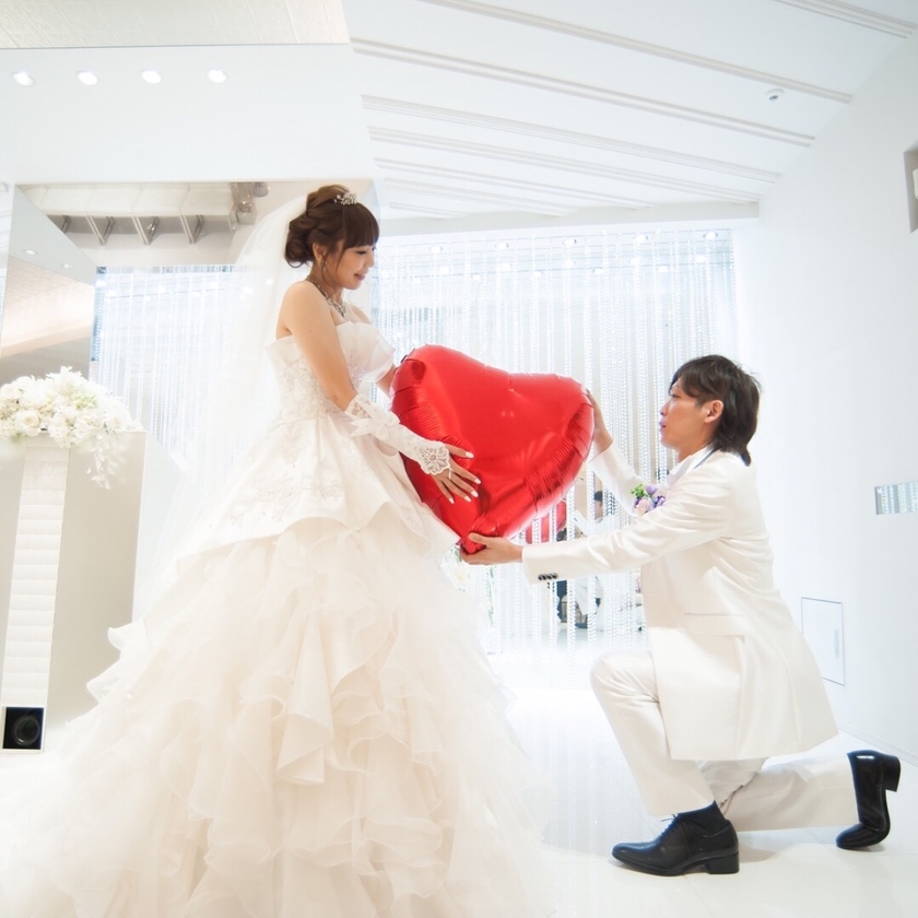Stylish Pre-Wedding Poses Popular Among Trendy Couples on Instagram♡にて紹介している画像