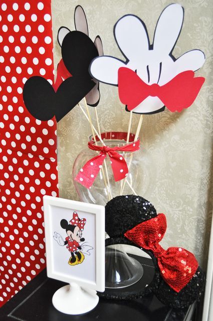 Transformations for Brides and Guests with Fun Props ♡ Which Character Do You Want to Be?にて紹介している画像