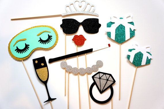 Transformations for Brides and Guests with Fun Props ♡ Which Character Do You Want to Be?にて紹介している画像