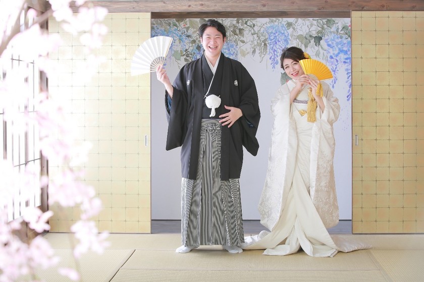 Avoid Childish Items! A List of Stylish Props for Adult-Approved Pre-Wedding Kimono Photo Sessionsにて紹介している画像