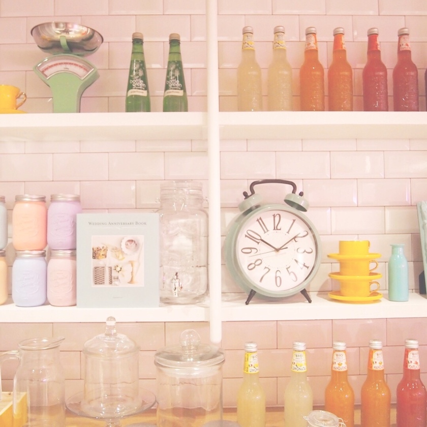 "Wonderful Ideas Found Abroad: Amazing Family Recipes Passed Down from Mom on Plates and Cutting Boards"にて紹介している画像