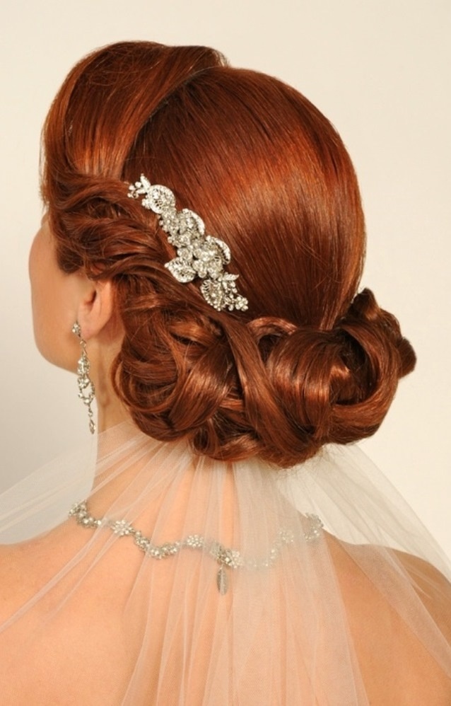 Attention Long-Haired Brides: 6 Essential Hair Styles to Look Adorable on Your Big Day ♡にて紹介している画像