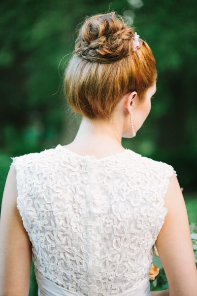 Attention Long-Haired Brides: 6 Essential Hair Styles to Look Adorable on Your Big Day ♡にて紹介している画像