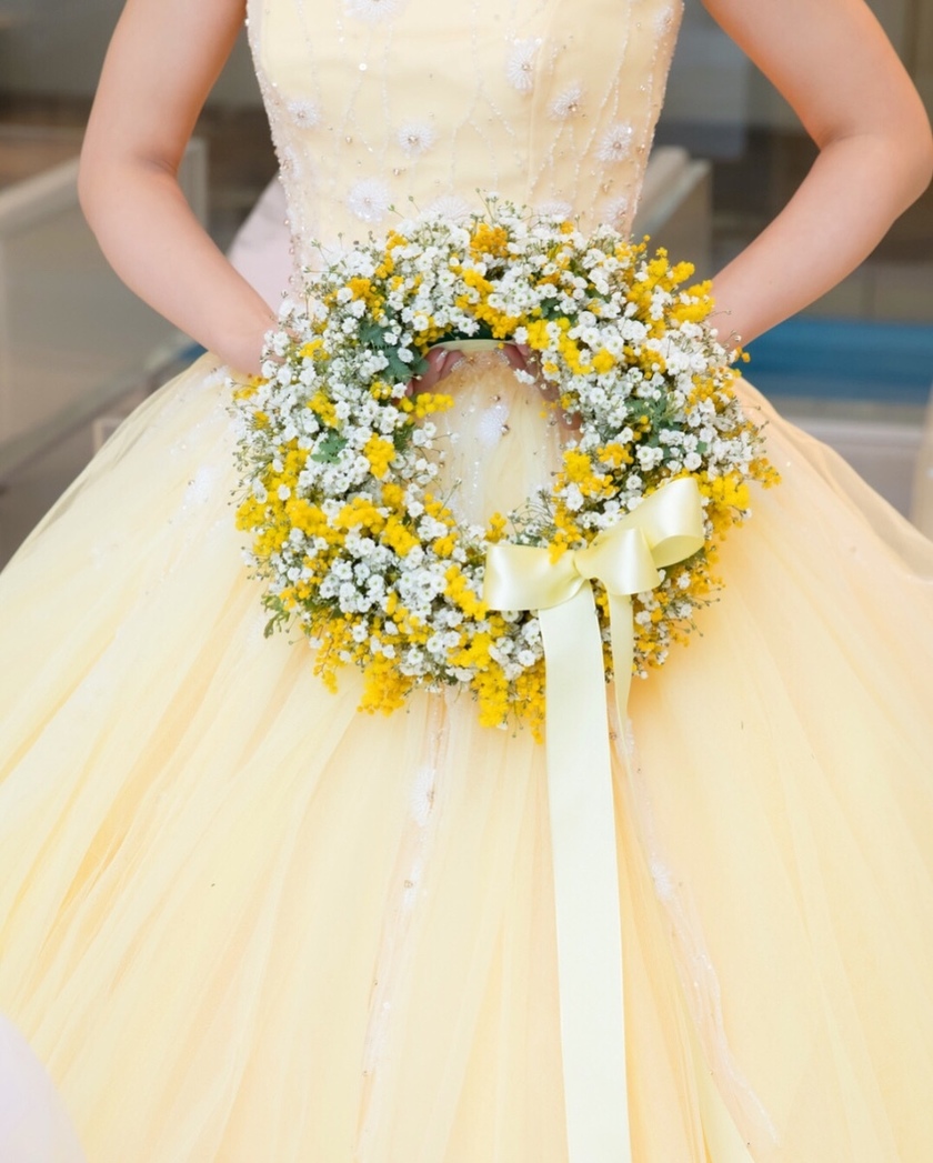 15 Adorable Wreath Bouquet Designs to Adopt for a Gentle Atmosphere ♡にて紹介している画像