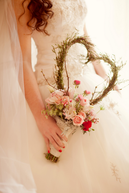 "Defeating Demons with the Motif of Love: The Adorable Heart-Shaped Bouquet"にて紹介している画像